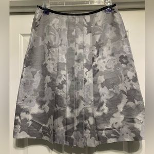 Beautiful Ann Taylor Silk Skirt 4